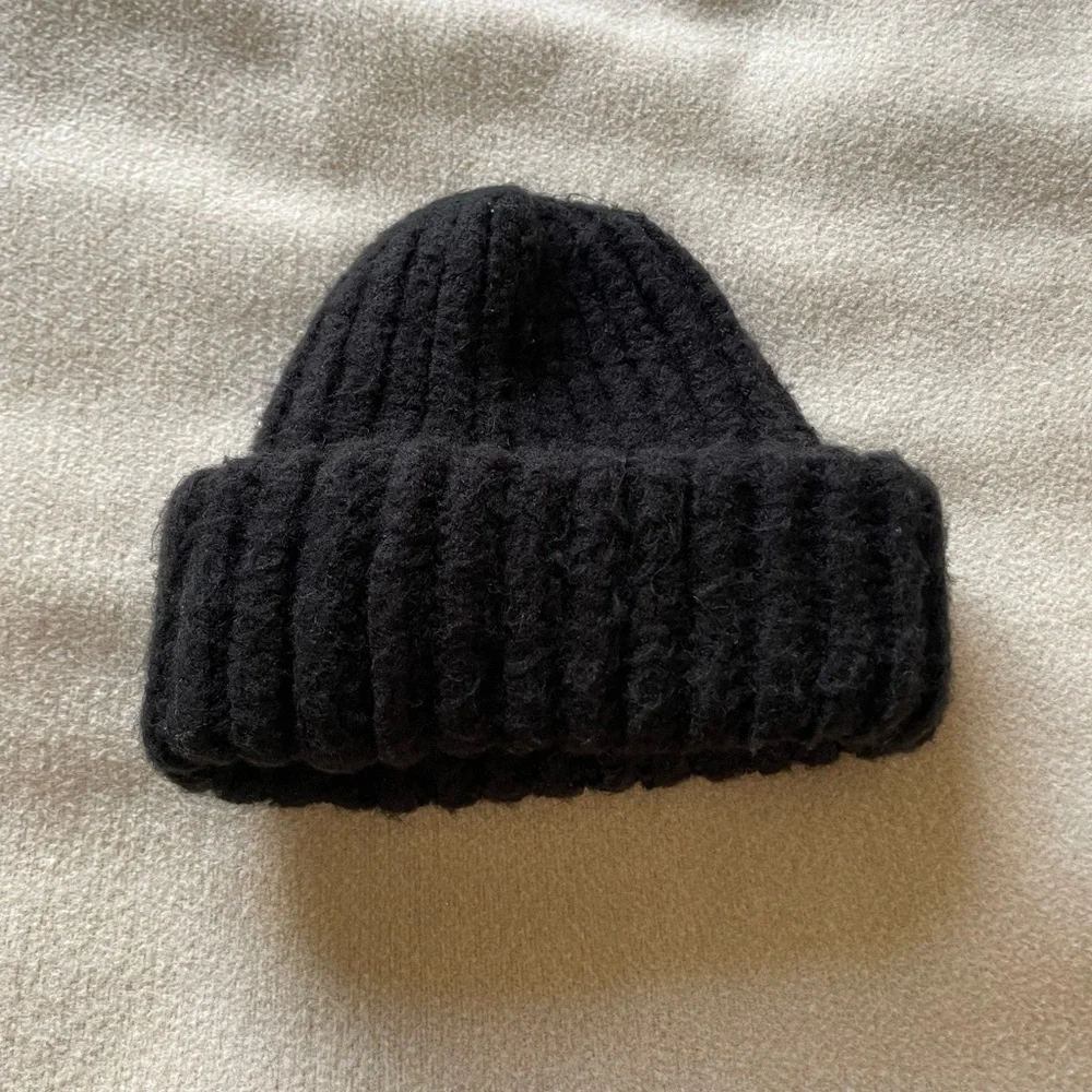 Topshop Black Ribbed Beanie | NWOT | Winter Essential 🖤